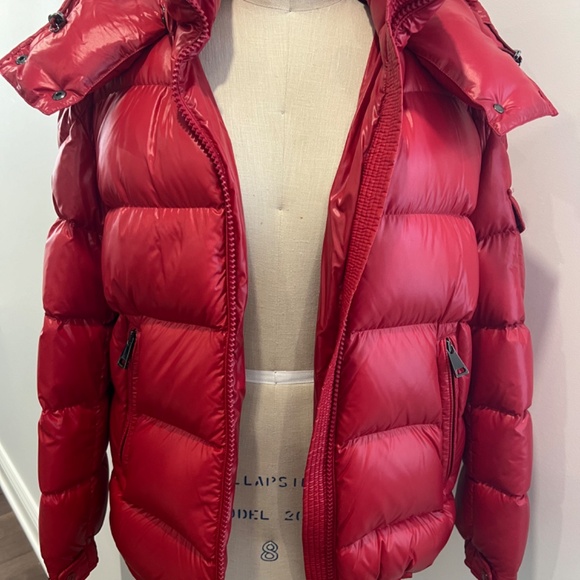 Authentic (worn once) Moncler red shiny puffer jacket - Picture 5 of 7